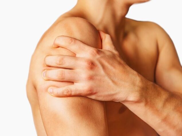 Schmerzen, Gelenkzerstörung und Knochenverformung gehen mit einer Arthrose einher